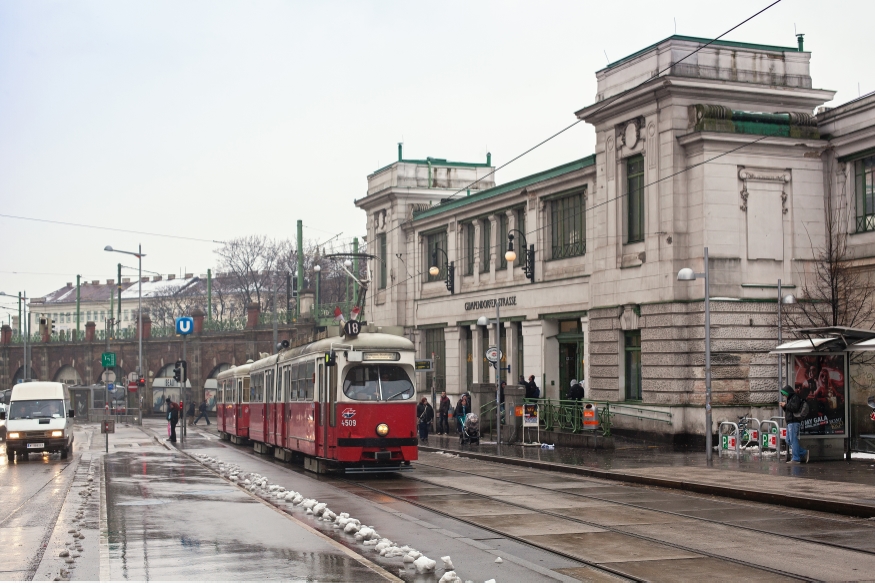 Linie 18 bei der Station Gumpendorfer Straße