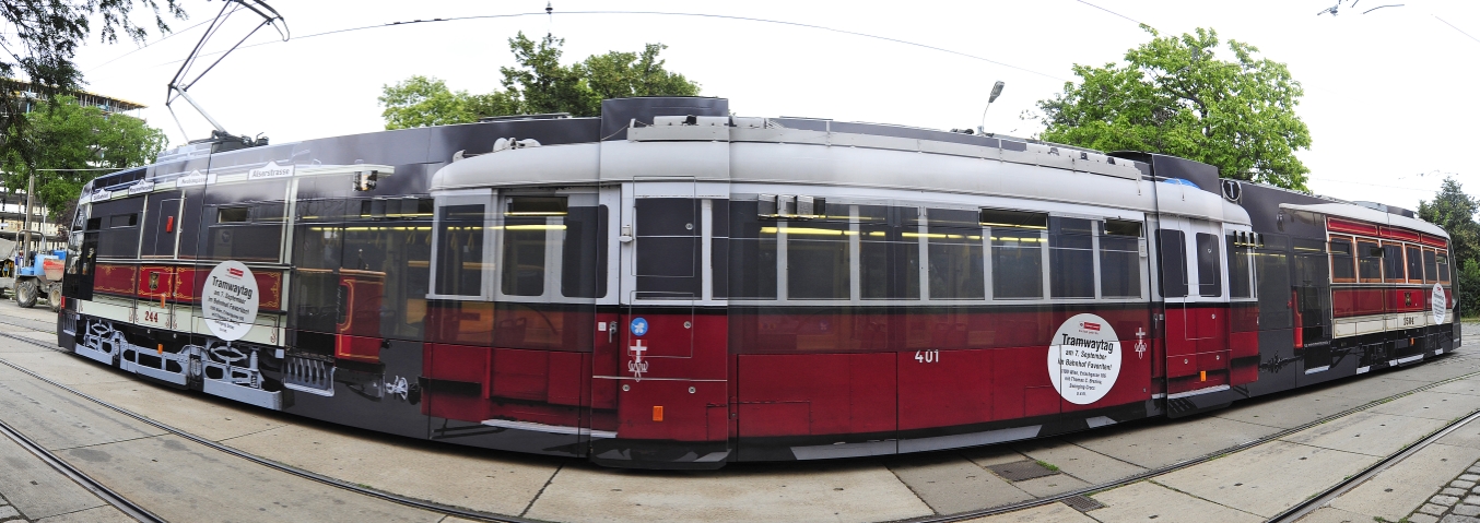 Eine eigens für den den Tramwaytag 2013 gestaltete Straßenbahn des Typs ULF verkehrt derzeit auf der Linie E zwischen Prater Hauptallee und Quartier Belverdere.