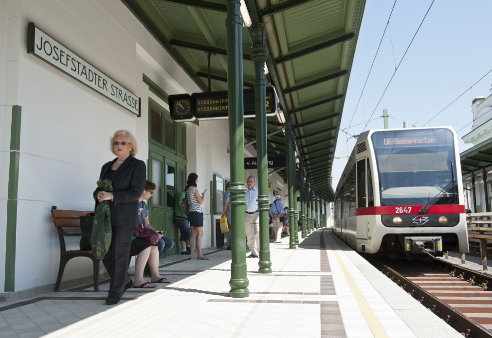 U6-Station Josefstädter Strasse nach Abschluss der umfangreichen Renovierungsarbeiten.