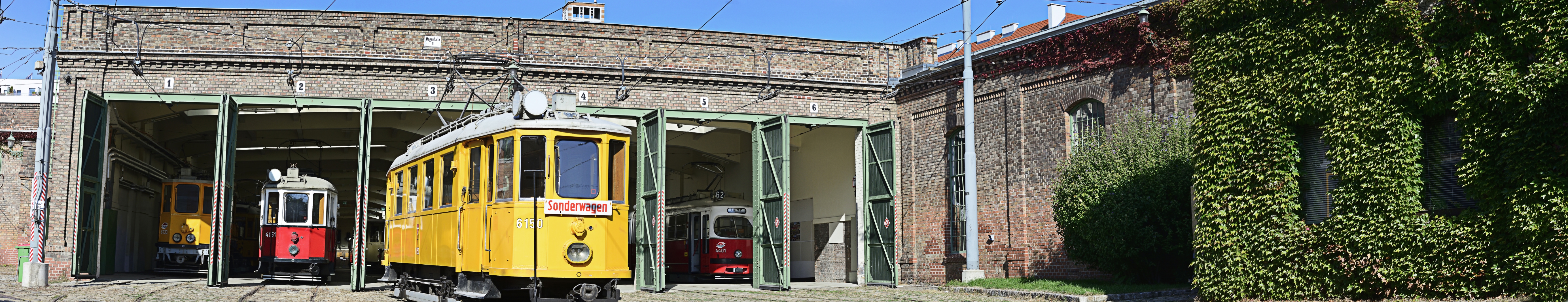 Im Museum der Wiener Linien in Erdberg befinden sich viele historische Fahrzeuge, Straßenbahnen wie Busse, aber auch etliche Sonderfahrzeuge.