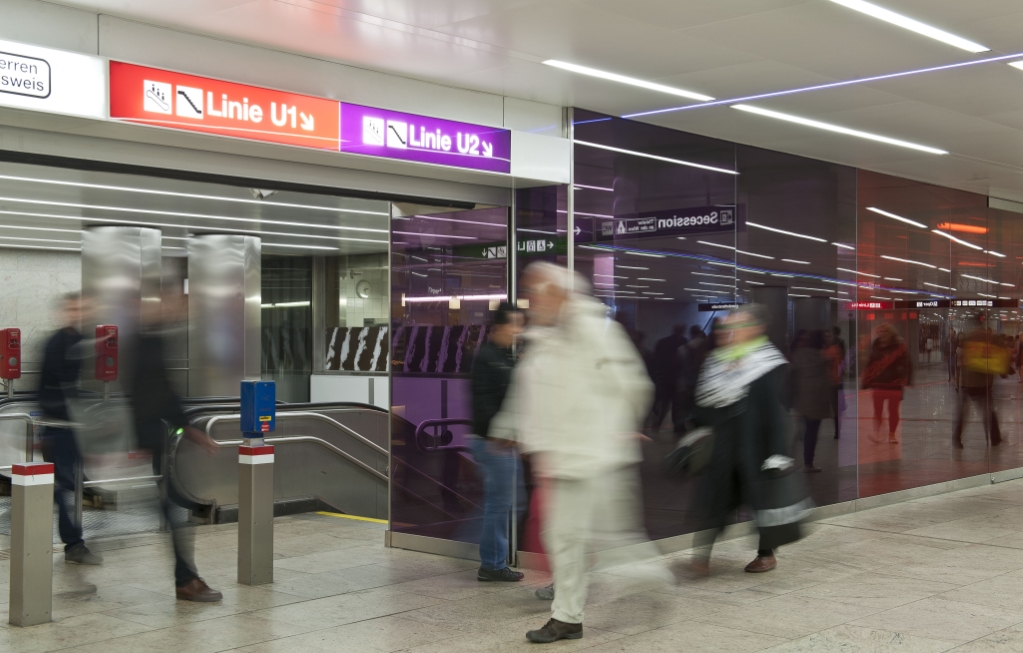 U-Bahnstaion Karlsplatz, gleichzeitig Kulturpassage und der am stärksten frequentierte Öffi-Knotenpunkt, nach Revitalisierung.