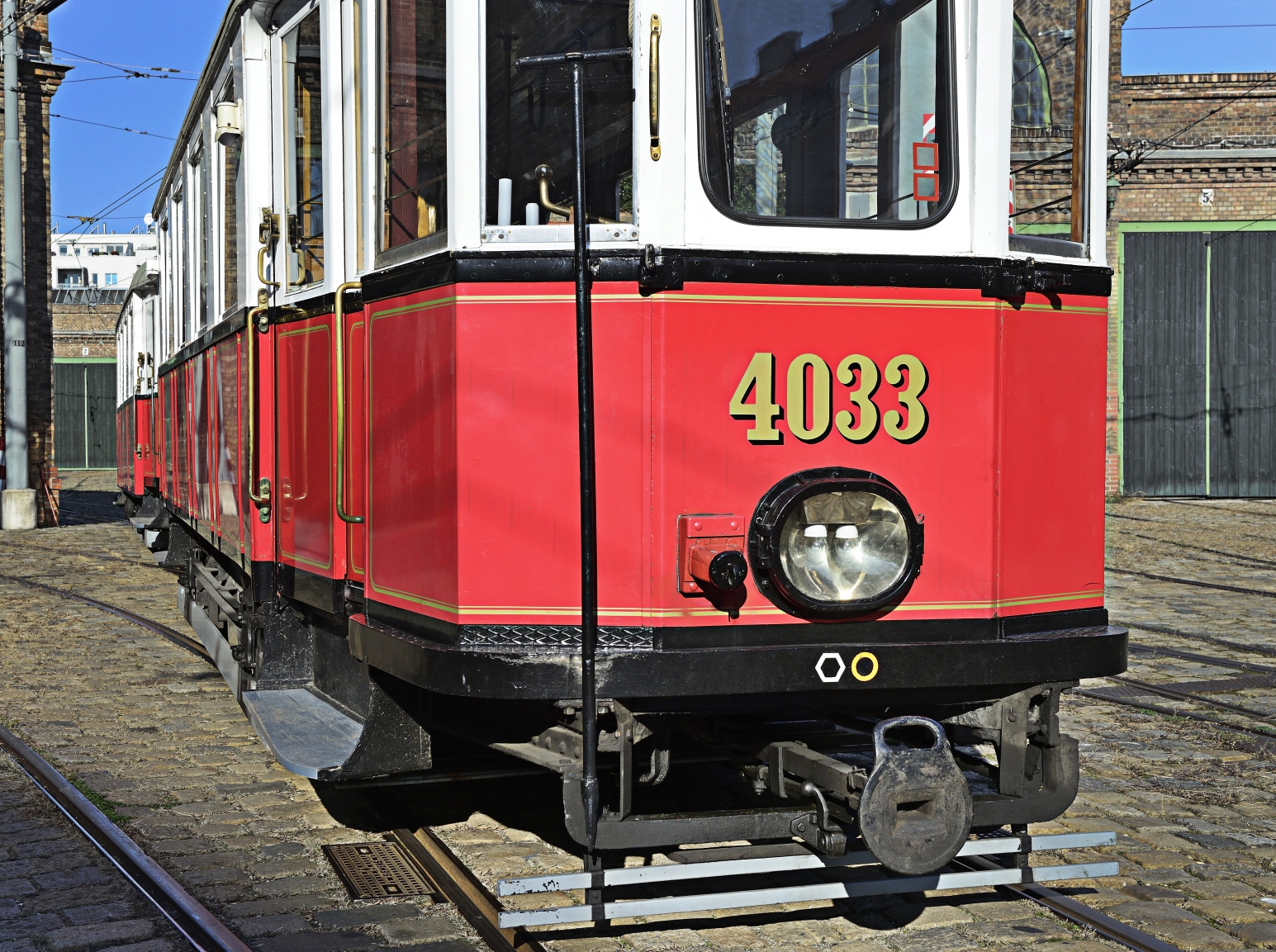 Im Museum der Wiener Linien in Erdberg befinden sich viele historische Fahrzeuge, Straßenbahnen wie Busse, aber auch etliche Sonderfahrzeuge.