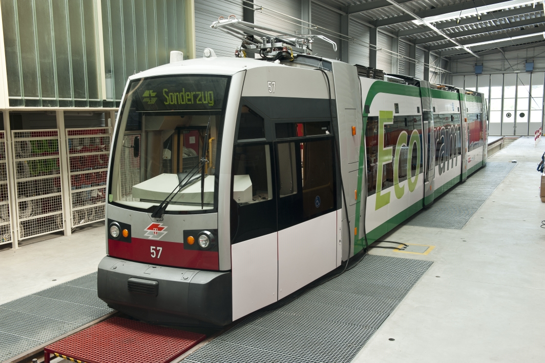 Eco Tram der Wiener Linien in den Räumen der RTA Rail Tec Arsenal Fahrzeugversuchsanlage GmbH Austria in Wien. Wien, 13.06.2013