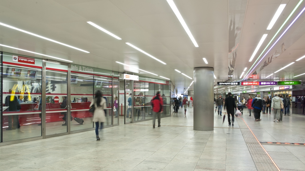 U-Bahnstaion Karlsplatz, gleichzeitig Kulturpassage und der am stärksten frequentierte Öffi-Knotenpunkt, nach Revitalisierung.