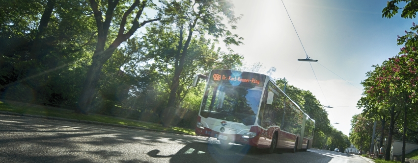 Ab sofort sind die neuen umweltfreundlichen CITARO Gelenksbusse des Herstellers Mercedes-Benz auch auf der Linie 48A im Einsatz.