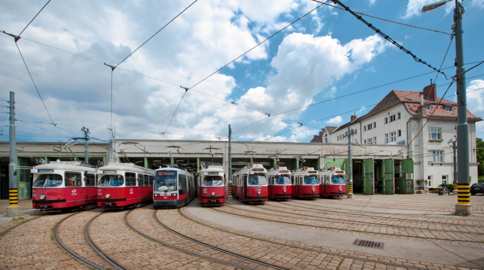 Anläßlich der 100  Jahr Feier im Juli wurde eine Parade von diversen Zügen organisiert, Juni 2014