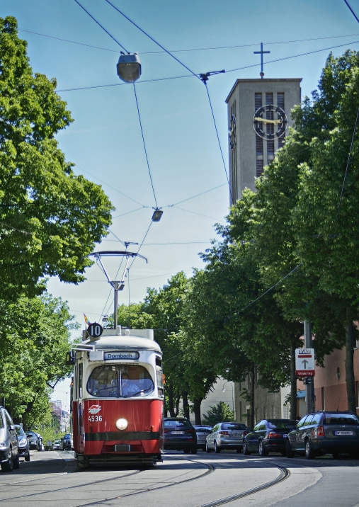 Straßenbahn der Linie 10.