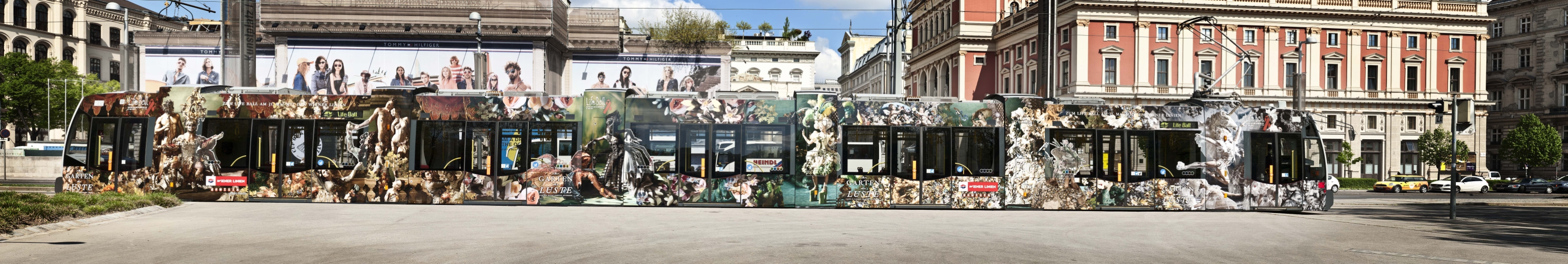 Wiener Linien präsentieren an der Oldtimer-Haltestelle am Karlsplatz die neu gestaltete Bim für den Life Ball 2014.