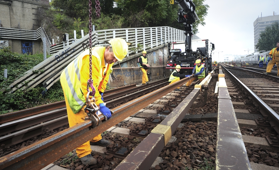 Arbeiten an den Gleisen der Strecke U4 zwischen Heiligenstadt und Schottenring.