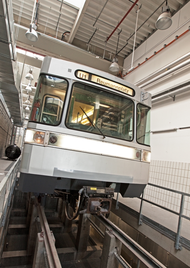 U-Bahn Zug der Type U in der Hw Simmering für Museum Erdberg, März 2014