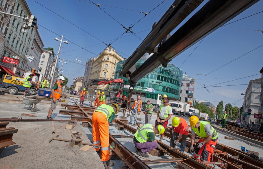 Gleisbauarbeiten Kreuzung Rennweg-Fasangasse-Ungargasse. Aug.2014