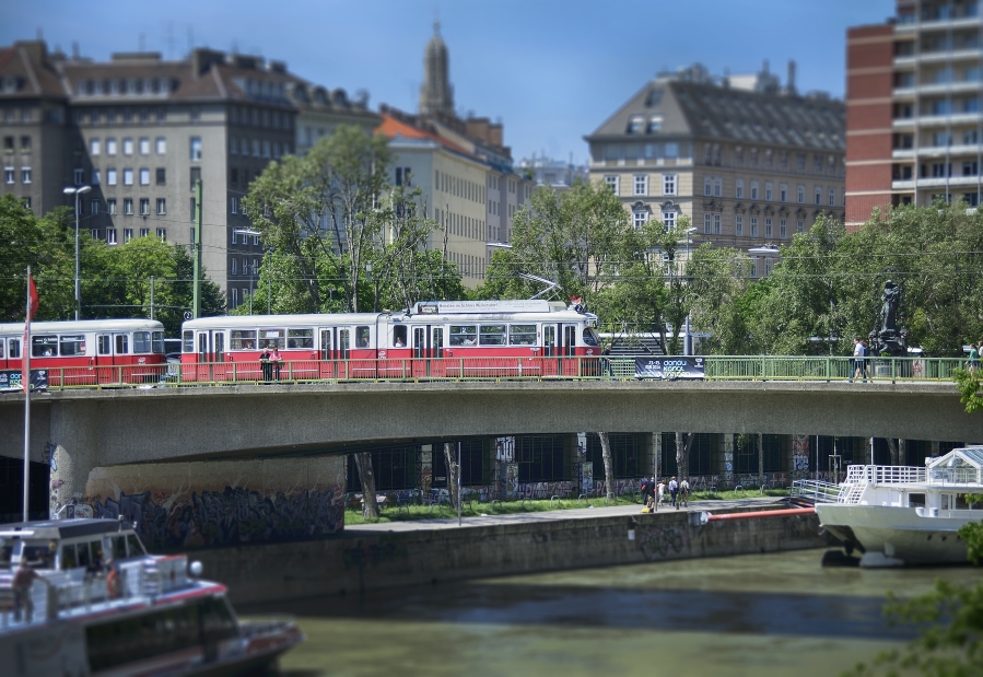 Straßenbahn der Linie 2.