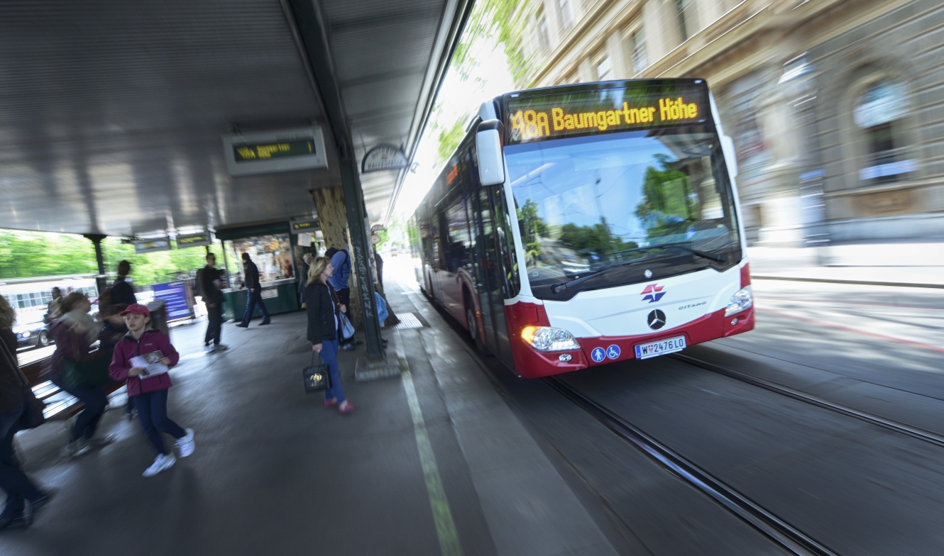 Ab sofort sind die neuen umweltfreundlichen CITARO Gelenksbusse des Herstellers Mercedes-Benz auch auf der Linie 48A im Einsatz.