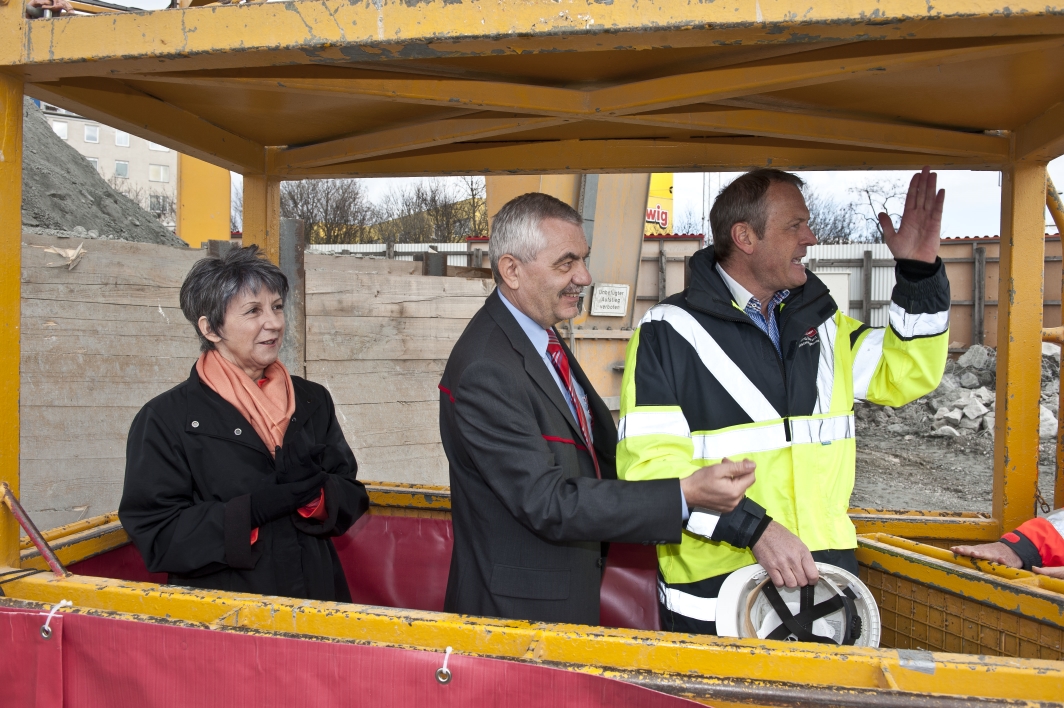 Nationalratspräsidentin Barbara Prammer übernimmt Tunnelpatenschaft beim Ausbau der U1.