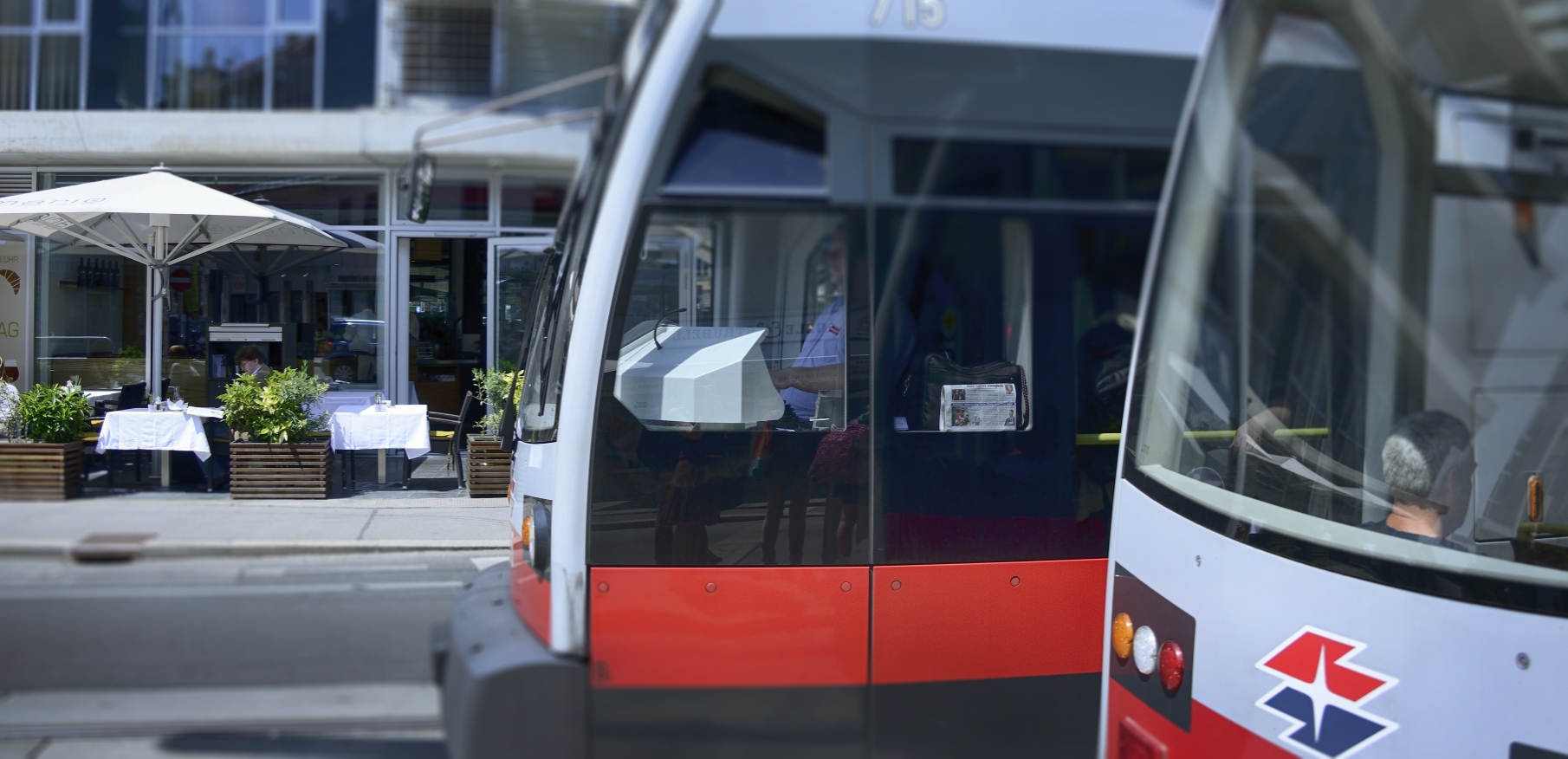 Straßenbahn der Linie 60.