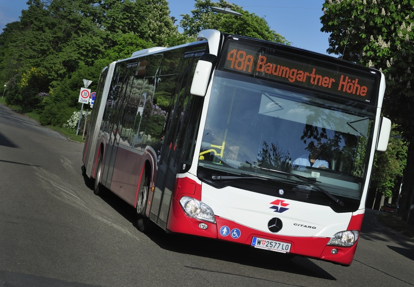 Ab sofort sind die neuen umweltfreundlichen CITARO Gelenksbusse des Herstellers Mercedes-Benz auch auf der Linie 48A im Einsatz.