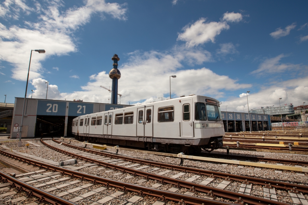 U-Bahnhof Wasserleitungswiese mir Silberpfeil, Juni 14