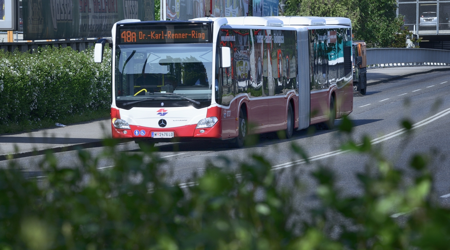 Ab sofort sind die neuen umweltfreundlichen CITARO Gelenksbusse des Herstellers Mercedes-Benz auch auf der Linie 48A im Einsatz.