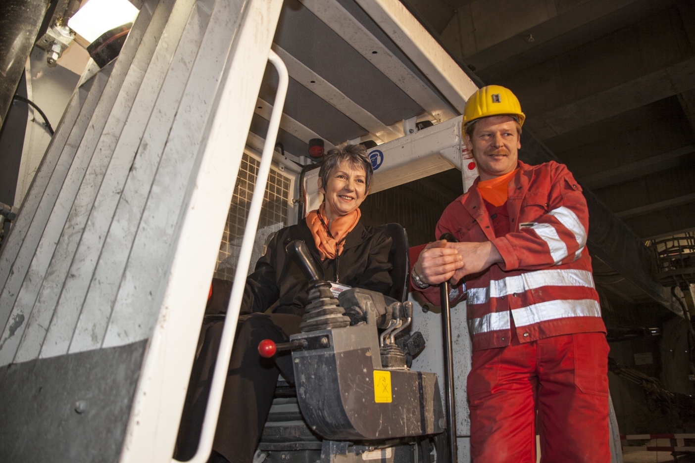 Tunnelanschlag in dem rund 30 Meter unter der A23 verlaufenden Tunnel bei der künftigen U1-Station Altes Landgut.

Tunnelpatin der künftigen Station Altes Landgut ist Nationalratspräsidentin Barbara Prammer.