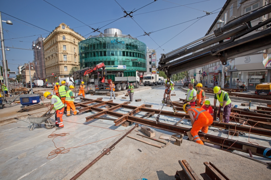 Gleisbauarbeiten Kreuzung Rennweg-Fasangasse-Ungargasse. Aug.2014