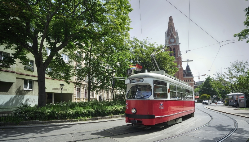 Straßenbahn der Linie 10.