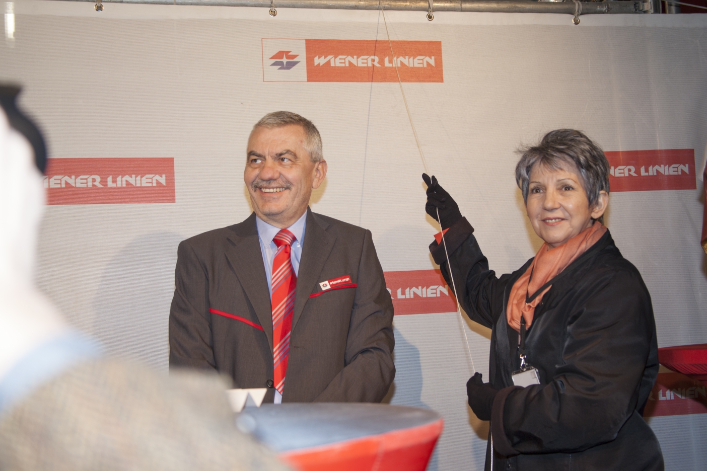 Tunnelanschlag in dem rund 30 Meter unter der A23 verlaufenden Tunnel bei der künftigen U1-Station Altes Landgut.

Tunnelpatin der künftigen Station Altes Landgut ist Nationalratspräsidentin Barbara Prammer.