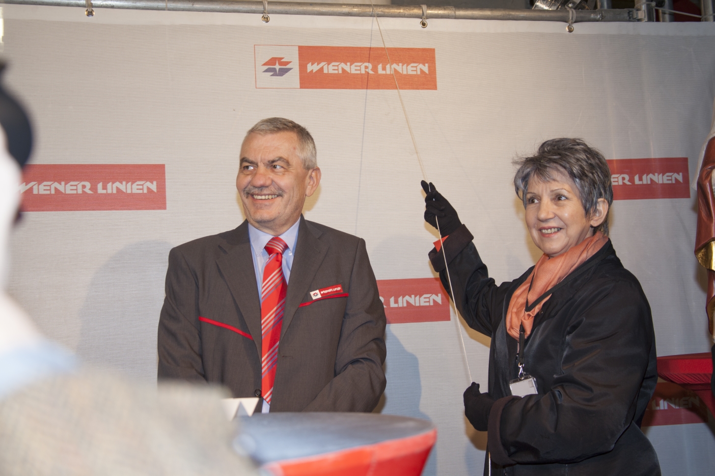 Tunnelanschlag in dem rund 30 Meter unter der A23 verlaufenden Tunnel bei der künftigen U1-Station Altes Landgut.

Tunnelpatin der künftigen Station Altes Landgut ist Nationalratspräsidentin Barbara Prammer.