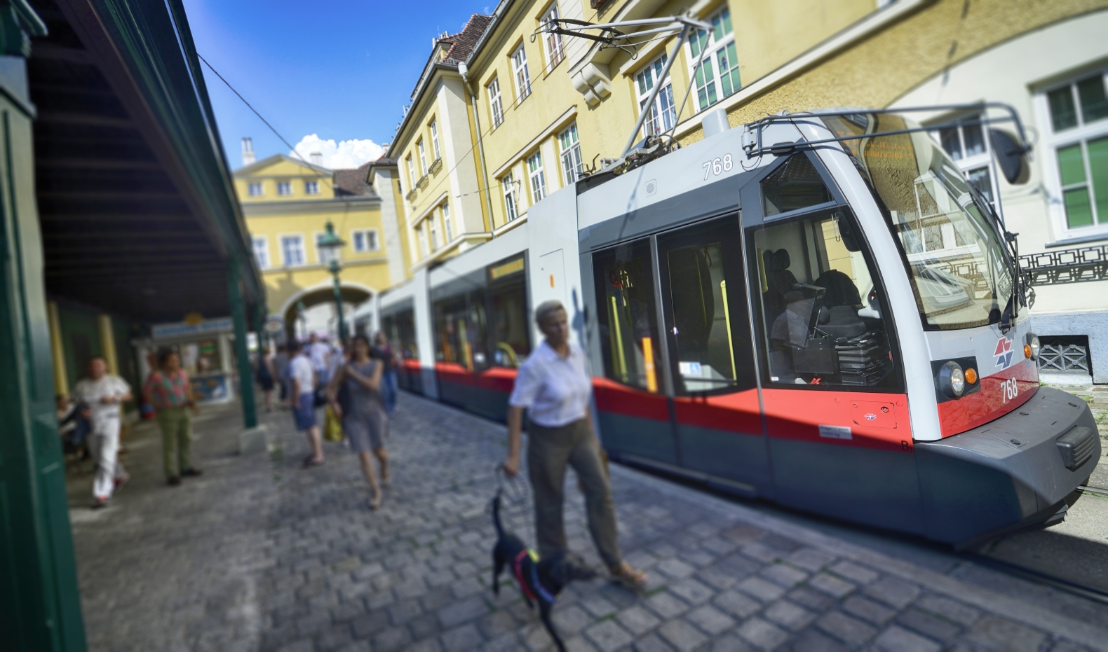 Straßenbahn der Linie 38 bei der Endstelle in Grinzing.