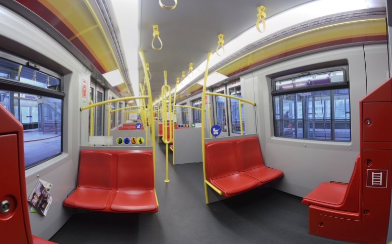 Das Innere eines brandneuen V-Zugs der Wiener Linien, produziert von Siemens AG Österreich.