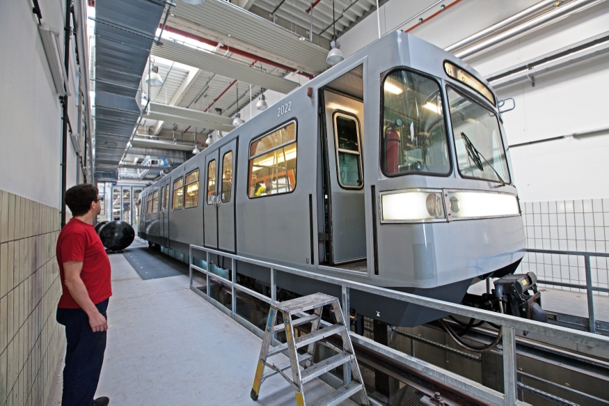 U-Bahn Zug der Type U in der Hw Simmering für Museum Erdberg, März 2014