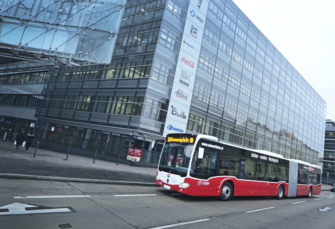 Seit 7. Jänner 2014 sind die neuen umweltfreundlichen CITARO Gelenkbusse des Herstellers Mercedes-Benz im Einsatz, im Bild auf der Linie 7A.