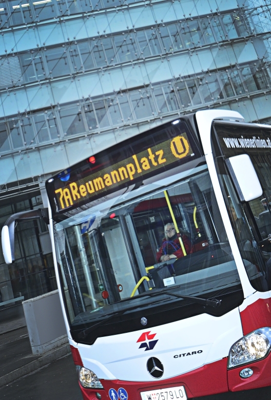 Seit 7. Jänner 2014 sind die neuen umweltfreundlichen CITARO Gelenkbusse des Herstellers Mercedes-Benz im Einsatz, im Bild auf der Linie 7A.