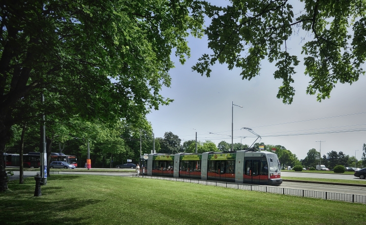 Straßenbahn der Linie 10.