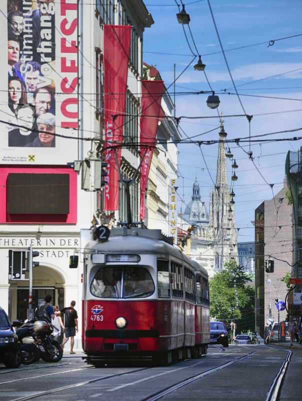 Straßenbahn der Linie 2.