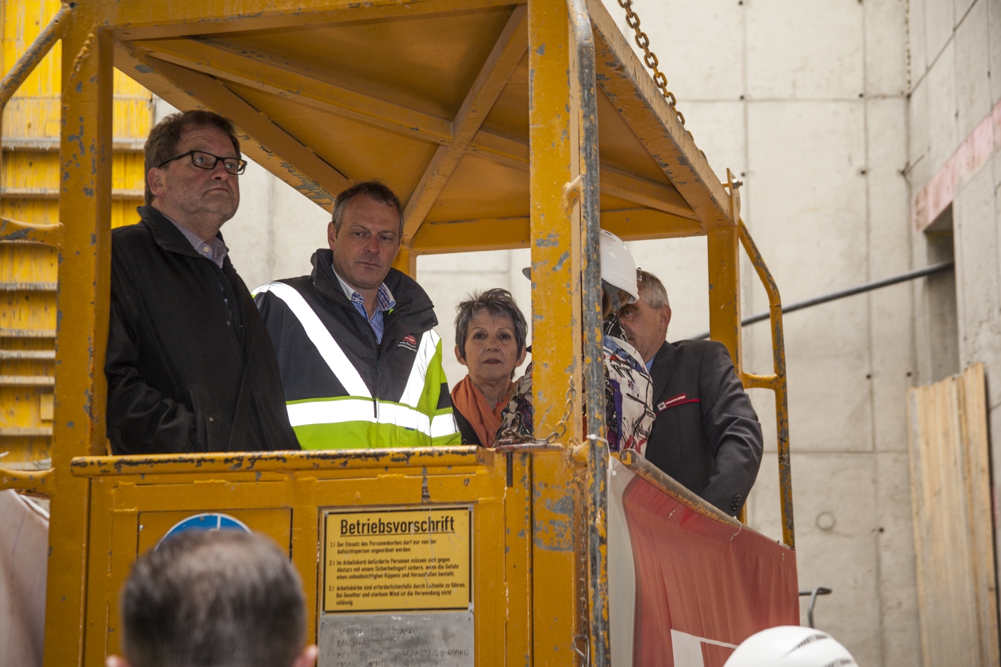 Tunnelanschlag in dem rund 30 Meter unter der A23 verlaufenden Tunnel bei der künftigen U1-Station Altes Landgut.

Tunnelpatin der künftigen Station Altes Landgut ist Nationalratspräsidentin Barbara Prammer.