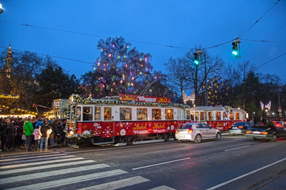 Ströck Weihnachtsbim am Ring beim Rathausplatz, Dezember 2014