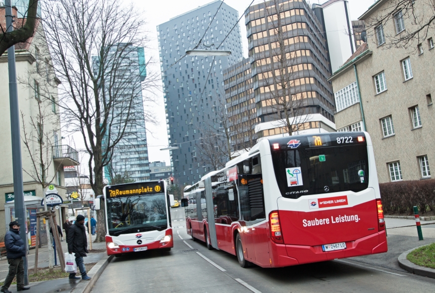 Die Bus Linie7a fährt jetzt mit neuen Mercedes Fahrzeugen, Jänner 2014