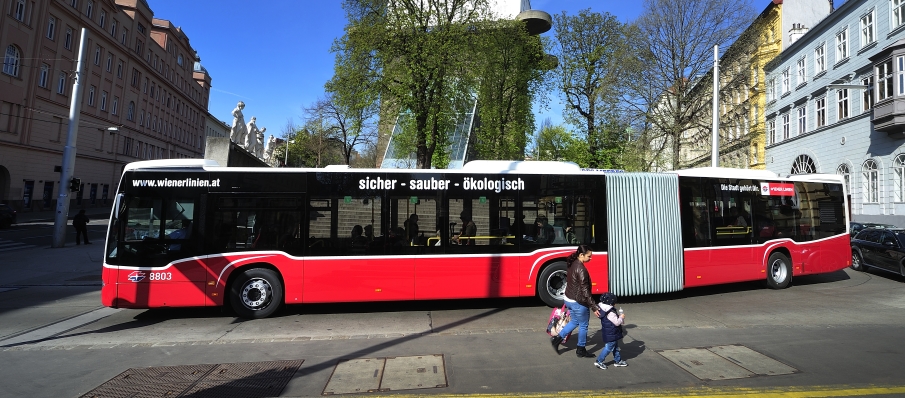 Auf der Linie 13A sind seit 11. April 2015 ausschließlich moderne Citaro Gelenkbussen im Einsatz.