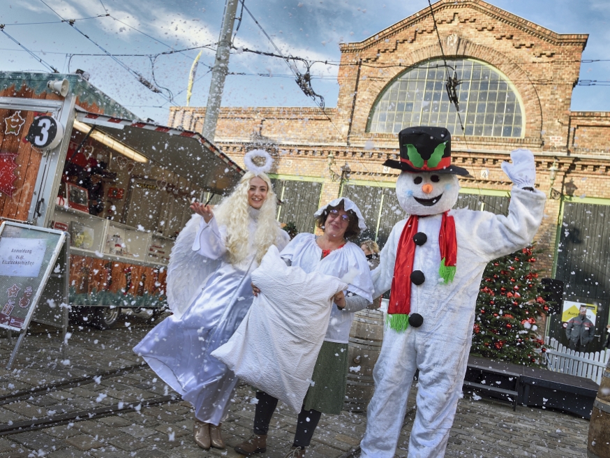 Zum ersten Mal wurde heuer am Gelände des Verkehrsmuseums Remise ein Adventmarkt eingerichtet.