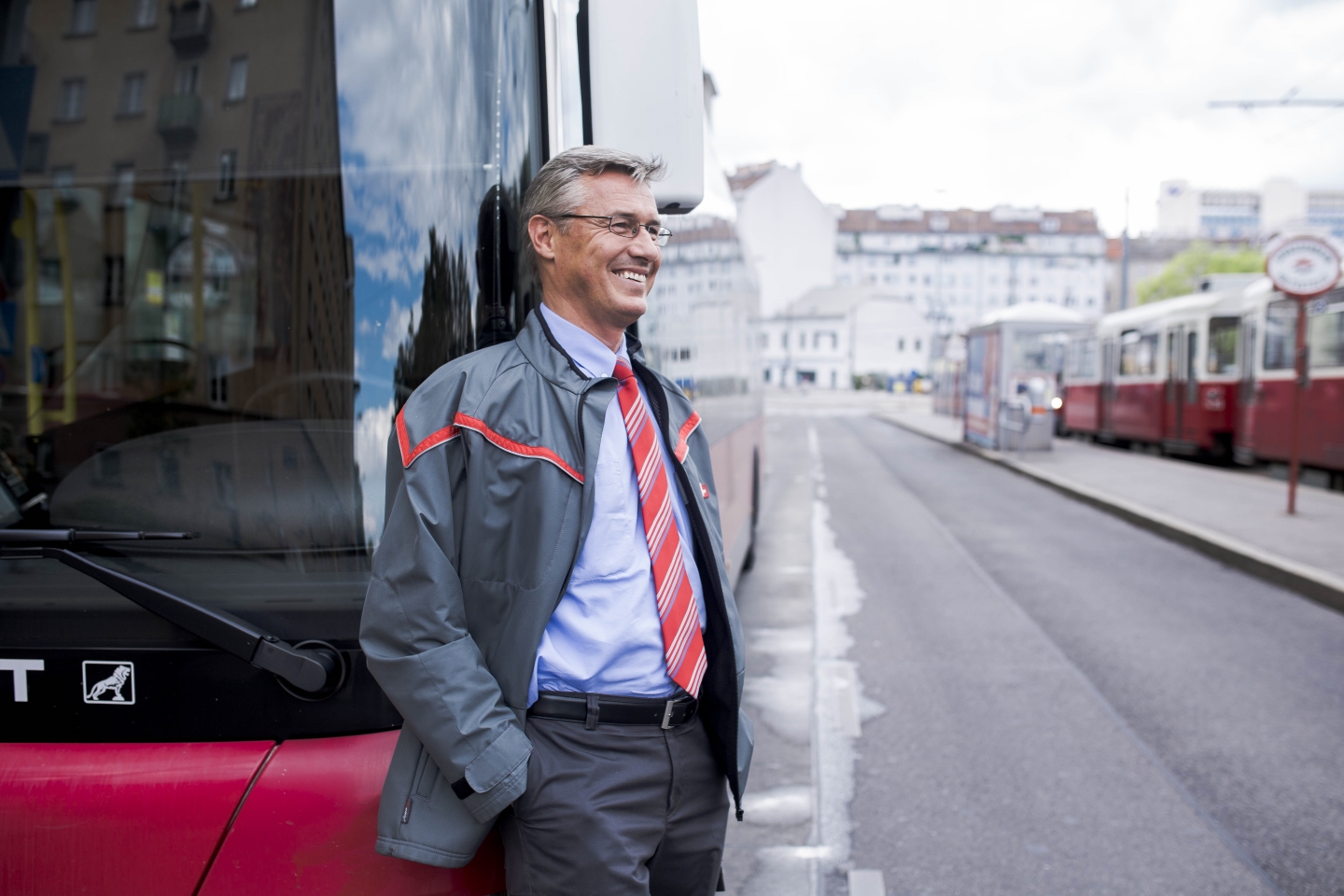 Ein Buslenker der Wiener Linien