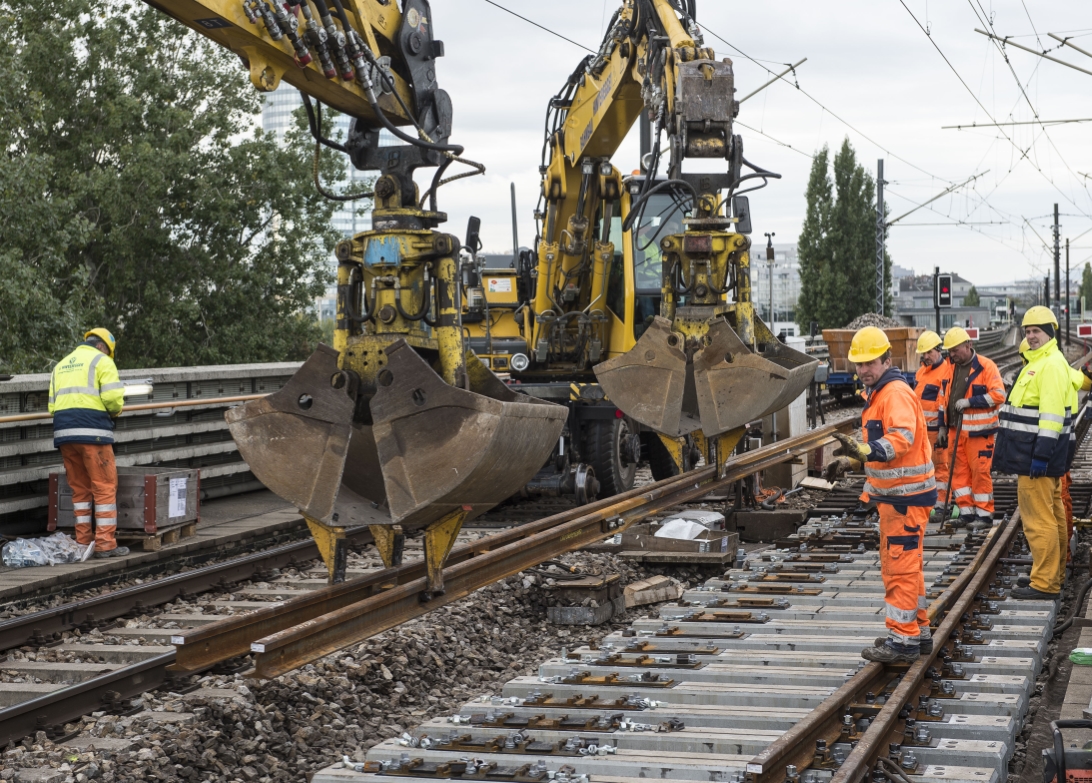 Erneuerung einer Weichenanlage auf der U6 zwischen Handelskai und Neue Donau.