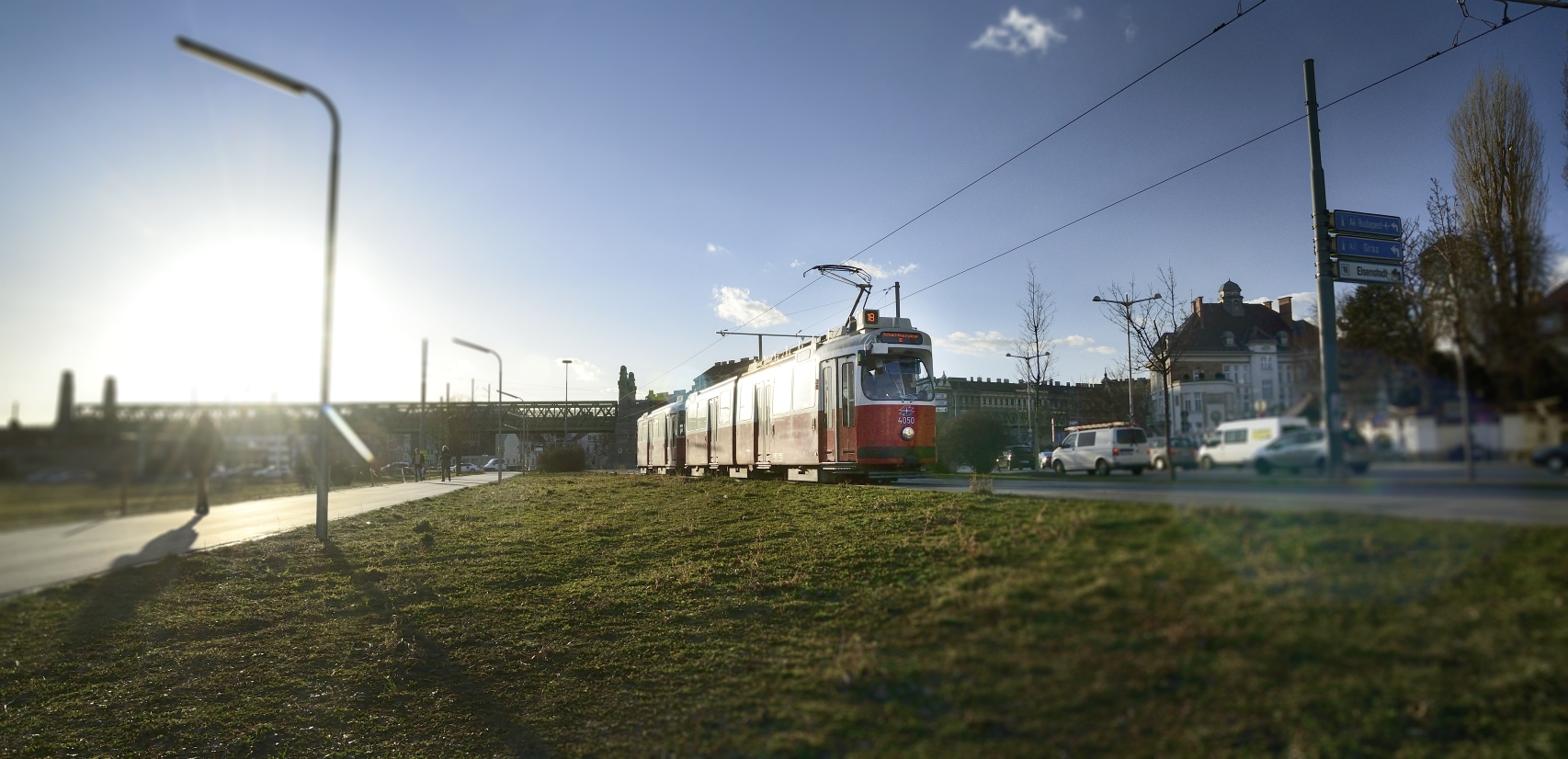 Straßenbahn der Linie 18 im Bereich Margaretengürtel