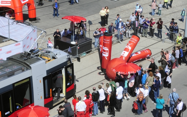 Der diesjährige Tramwaytag in der Hauptwerkstätte der Wiener Linien mit besonderem Highlight: die Tram-EM fordert die FahrerInnen mit unterschiedlichen Disziplinen in Geschicklichkeit und Gefühl fürs Fahren.