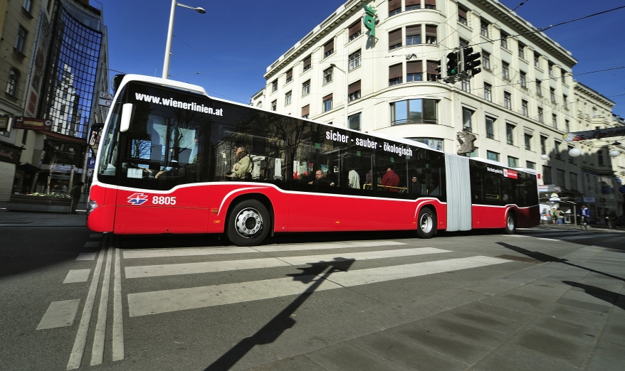 Auf der Linie 13A sind seit 11. April 2015 ausschließlich moderne Citaro Gelenkbussen im Einsatz.