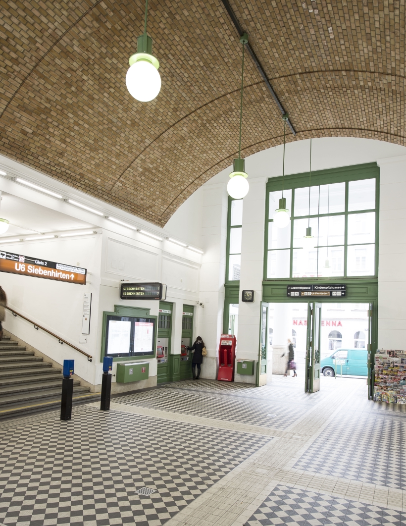 Die generalsanierte U6-Station Alser Straße wird nun als Verkehrsdenkmal bezeichnet. Halle mit original rekonstruiertem Fliesenbelag inklusive Blindenleitsystem.