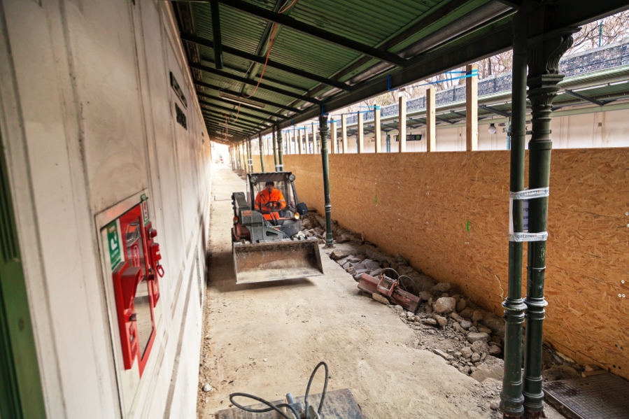 U4 Station Stadtpark Sanierung von Bahnsteig und Stiegen, Jänner 2016