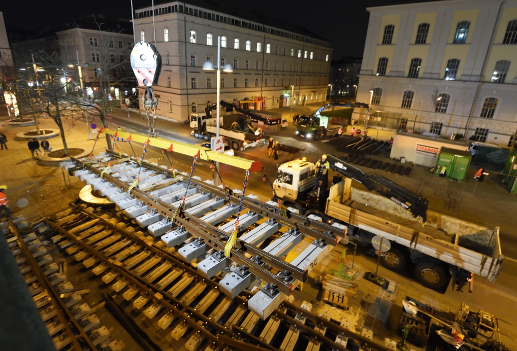 Weichentausch bei der Linie U3, Endstelle Ottakring.