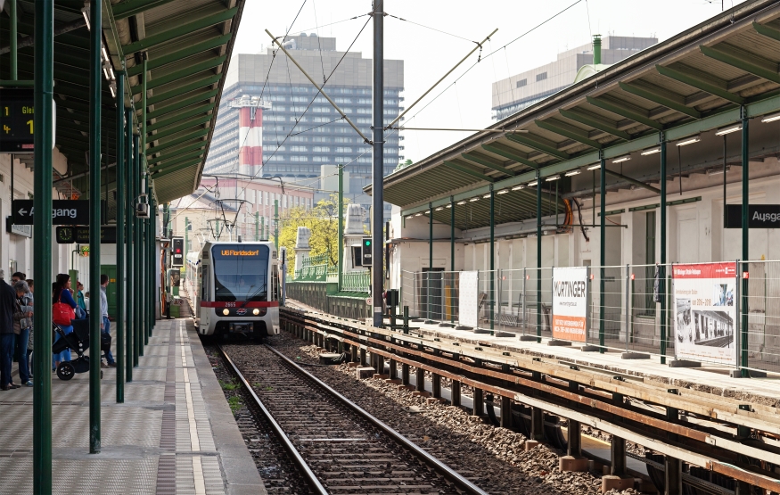 U6 Station Währingerstraße, T-Zug Richtung Floridsdorf, April 2016