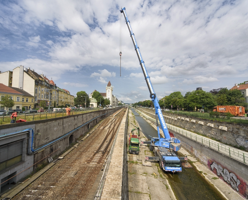 Entfernung der Weichen bei der Wendeanlage nahe der Station Hietzing.