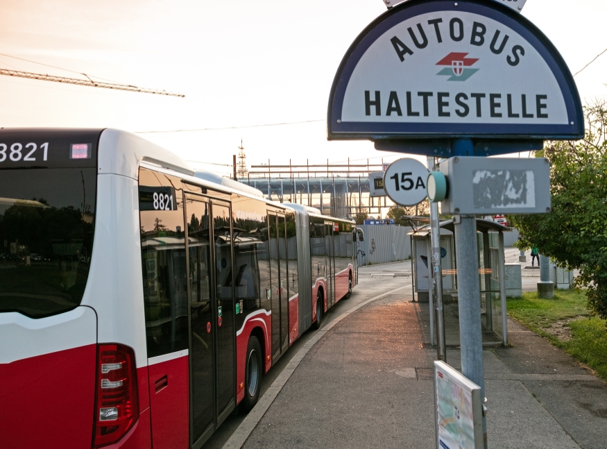 Neue Mercedes Busse auf der Linie 15a, Altes Landgut, September 2016